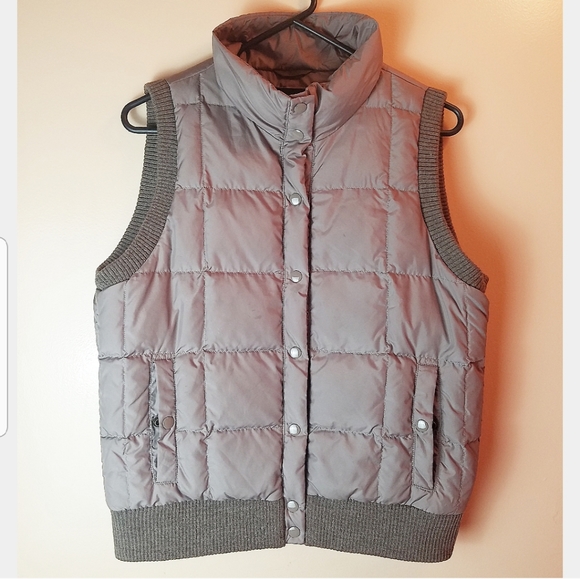 J. Crew Puffer Vest - Picture 1 of 8